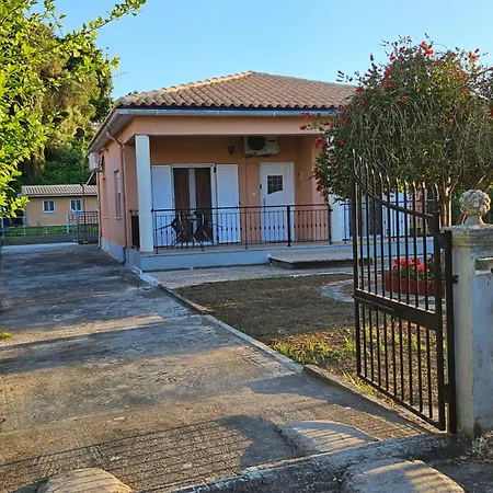 House With Yard Alykes Potamou